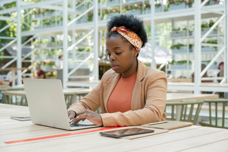 What Every Employee Wellbeing Solution Should Provide HR